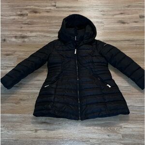 Like new Women puffer 3/4 length winter coat w/ hood